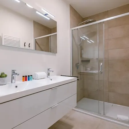 Huswell - Beautiful With Parking Close To The Sea Apartamento