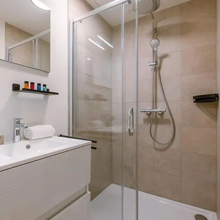 Huswell - Beautiful With Parking Close To The Sea *